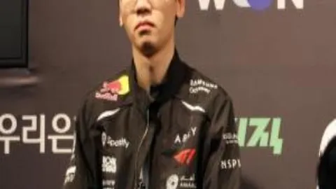 曼联欲签20岁左边锋遭拒，或追加4000万欧报价